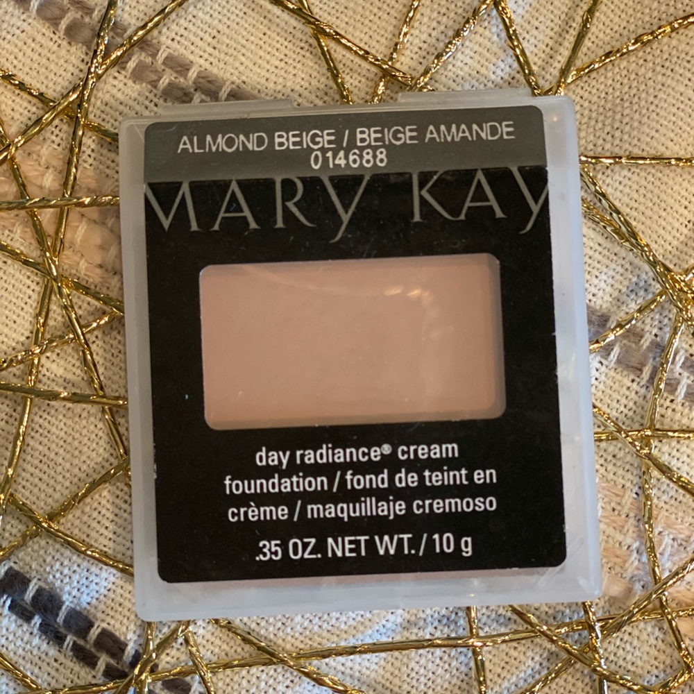 Mary Kay Day Radiance Crm Foundation Almond Beige